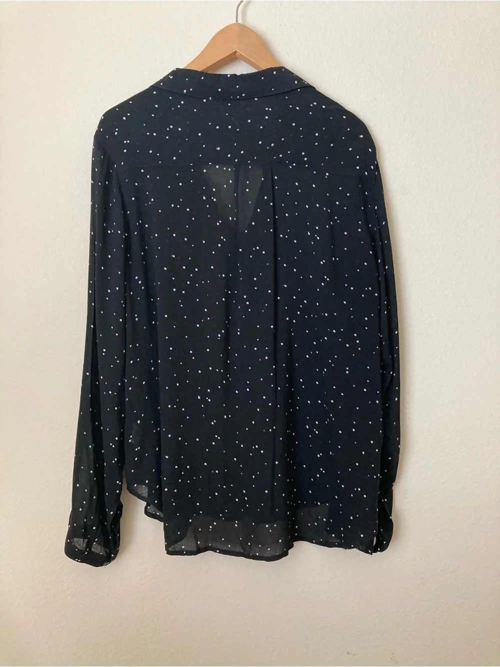 Cloth & Stone by Anthropologie Black Button-Up Shirt with White Dot Print - Picture 4 of 6
